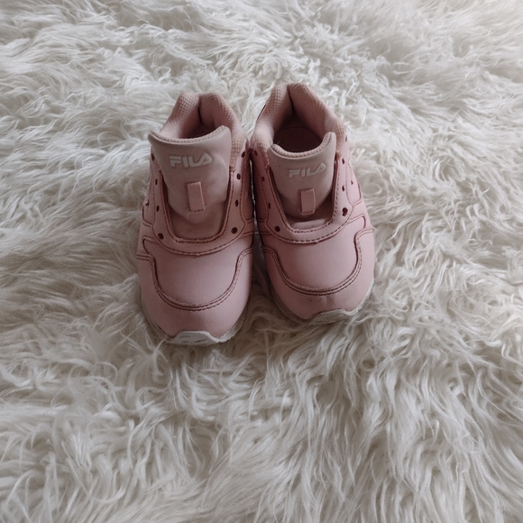 Fila girls sneakers - Picture 1 of 4